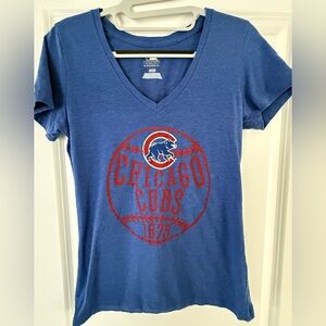 Chicago Cubs SZ M Baseball V-Neck Graphic T-Shirt